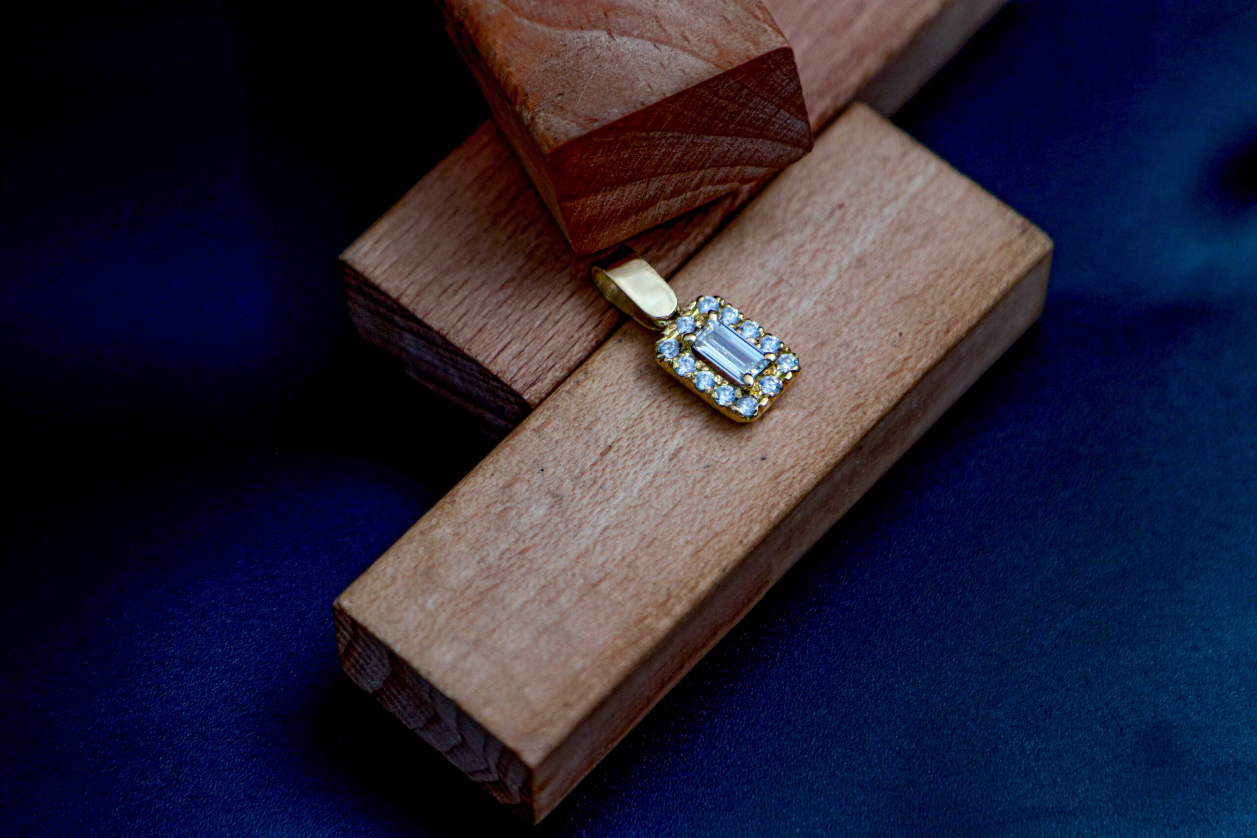 Banquette Diamond Pendent - Image 2