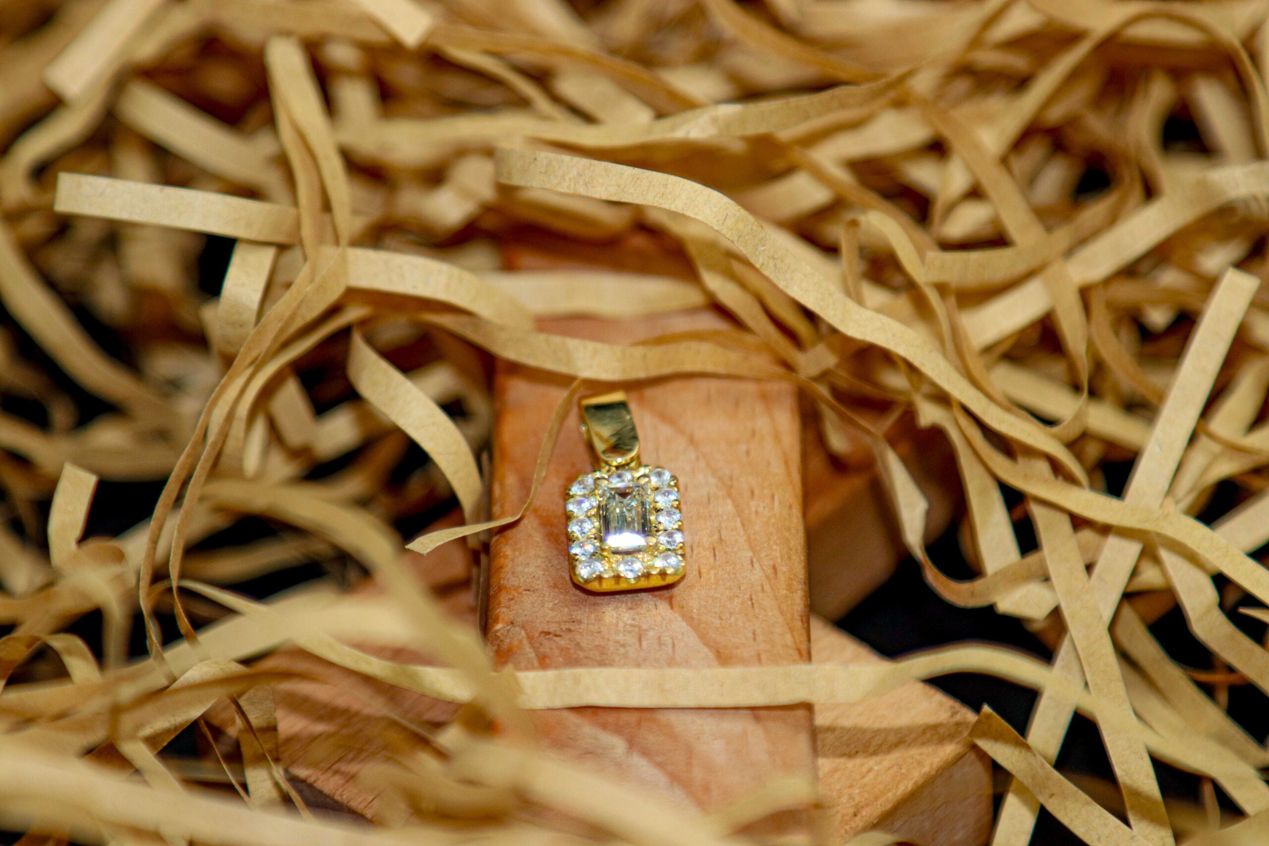 Banquette Diamond Pendent - Image 4